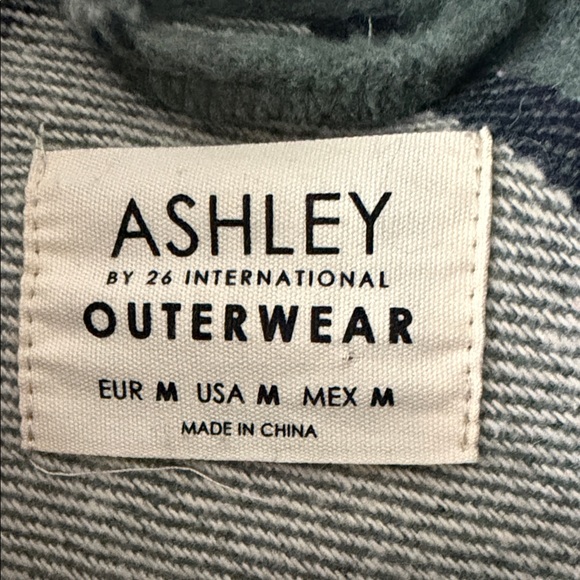 Ashley By 26 International Plaid Shacket- Green and Cream Size M - Picture 2 of 4